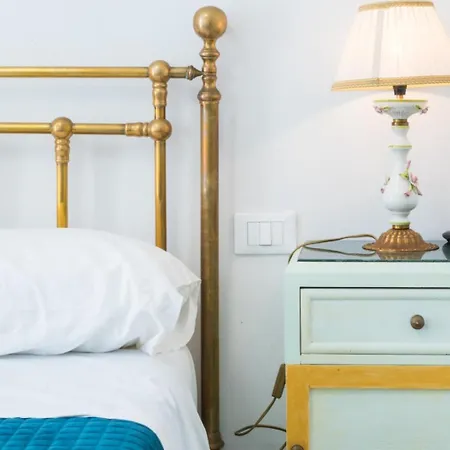 Pensjonat La Corte Di Colombo 3*